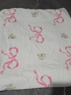 Laura Ashley Beach Pink Coquette Bows Towel